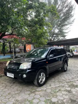 DIJUAL NISSAN  X-TRAIL 2.5 ST AT 2004