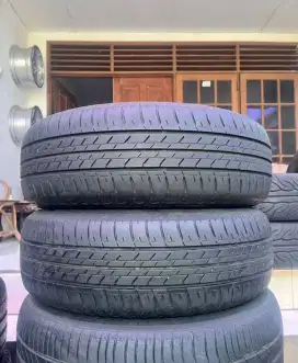 Ban mobil Bridgestone