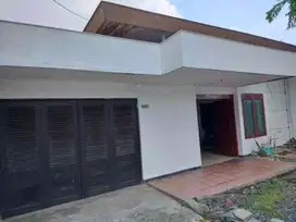 RUMAH KUTISARI UTARA