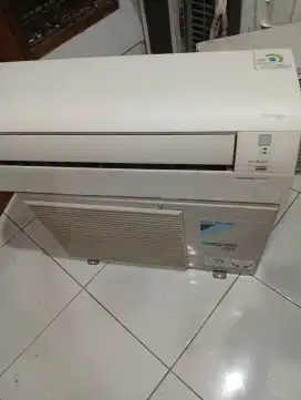 Dijual ac Daikin inverter ½pk