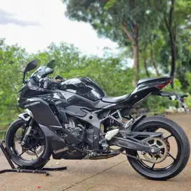 KAWASAKI ZX25R NON ABS 2021 HITAM KM 2K PAJAK PANJANG SIAP GAS