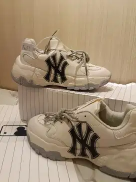 Jual sepatu mlb masih baru