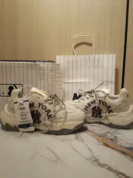 Jual sepatu mlb masih baru