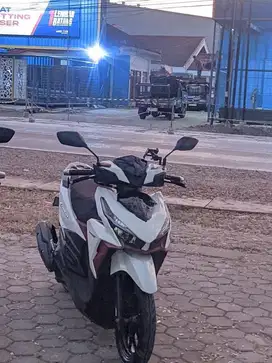 Second vario putih 2018