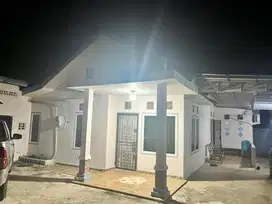 Rumah disertai halaman sangat luas