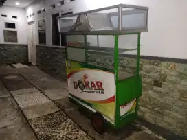 Etalase gero ak dorong full besi siku & kaca