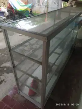 Dijual etalase panjang 2m