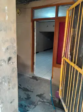 Disewakan Rumah deket SMP BPK Penabur Sudirman