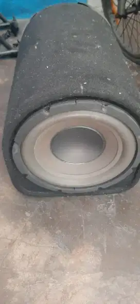 Subwofer aktif mobil minus