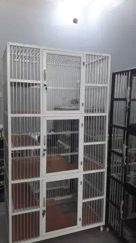 Kandang kucing 3 pintu ,
