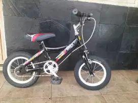 Sepeda anak ukuran 12 kondisi normal