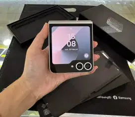 JUAL // TUKAR TAMBAH

SAMSUNG Z FLIP 6 12/256 5G SEIN

- KELENGKAPAN
