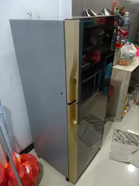 Kulkas Polytron 2 pintu