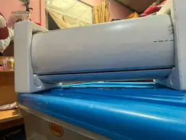 DIJUAL AC MIDEA