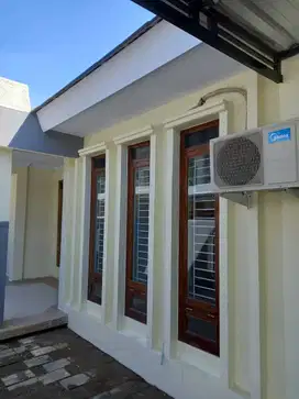 Rumah di Pembangunan Barat dekat Masjid & Madrasah