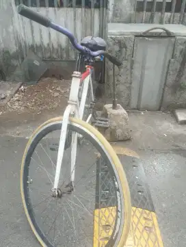 Sepeda Fixie                                                       Oke