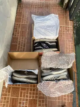 3 sepatu Vans lengkap dengan dus