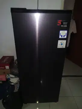 Dijual Lamari Es Toshiba 1Pintu
