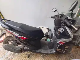 Motor Beat Putih 2022