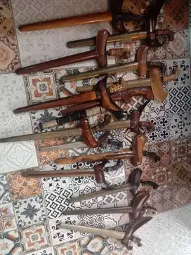 DIJUAL KRIS UNIK BISA SATUAN MASIH BAGUS DAN TERAWAT