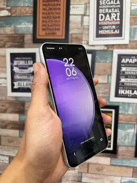 samsung S24 fe 8/256 5G purple like new