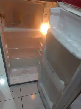 Kulkas bekas bergaransi