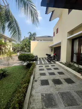 Sewa Rumah Pejaten Barat 4 BR Unfurnished