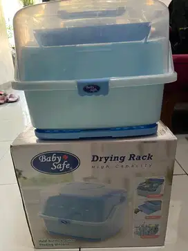 Tempat menyimpan botol susu