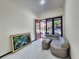 Disewakan Rumah Siap Huni di Baruk Tengah dekat Rungkut