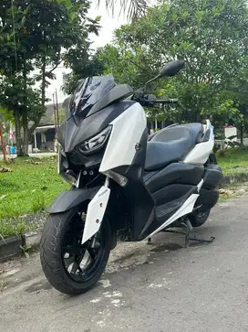 Xmax 250cc tahun 2017 putih favorite