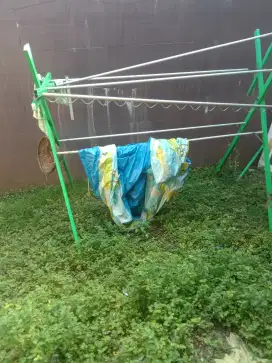 Dari pada ngga dipake kolam renang anak lebar dan gede