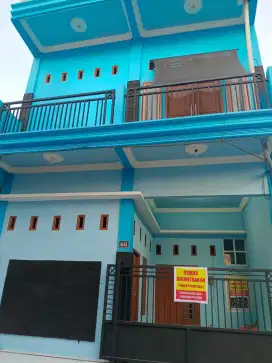 Kontrakan Rumah - 7 Kamar Dekat Kawasan Industri – Manyar