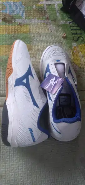 Sepatu Bulutangkis Mizuno