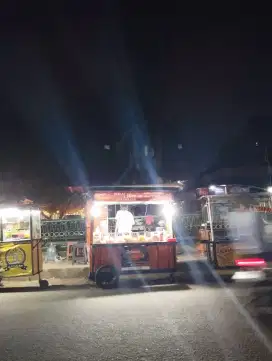 GEROBAK BEKAS JUALAN AYAM & SEBLAK