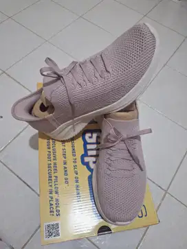 Sepatu skechers