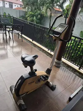 SEPEDA STATIS OLAHRAGA KETTLER GIRO C3 BEKAS RUSAK
