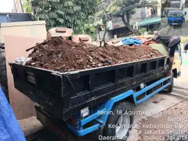 Jasa buang puing dan angkut sampah