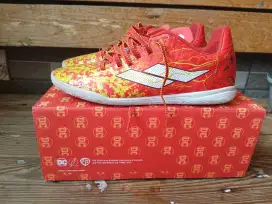 Sepatu futsal Mills original second