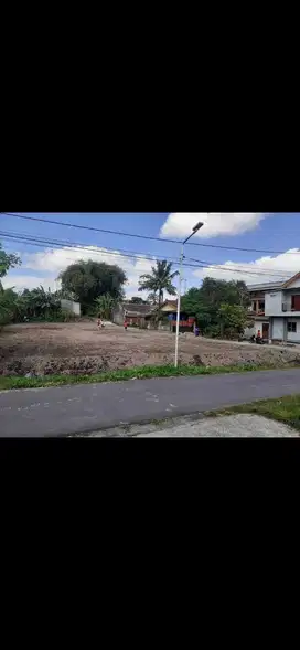 Barat Pasar Gentan, Jakal KM 10, Lingkungan Asri. SHM Pekarangan