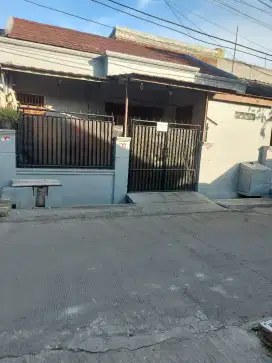 Rumah ini dikontrakan