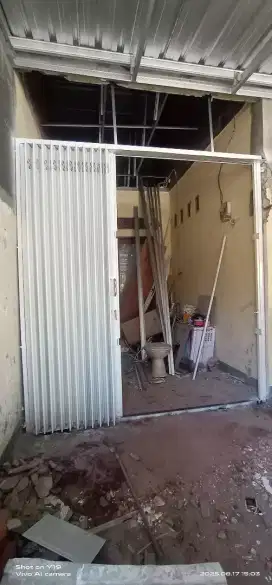 pintu harmonika