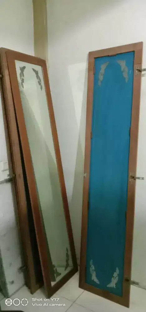 Cermin panjang bekas