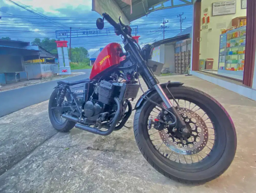 Japstlye Bobber Benelli Pe 250