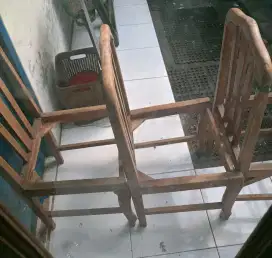 Kerangka tempat duduk kayu nego
