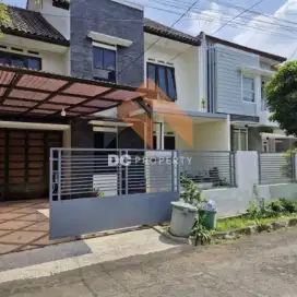 Rumah strategis terawat dalam cluster ciwaruga Gegerkalong bandung