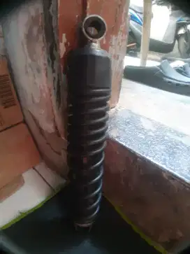 Shockbreaker belakang Genio