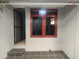 Kosan Strategis Salemba Kamar Mandi Dalam