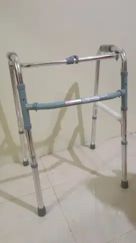 Alat Bantu Jalan Gea Medical