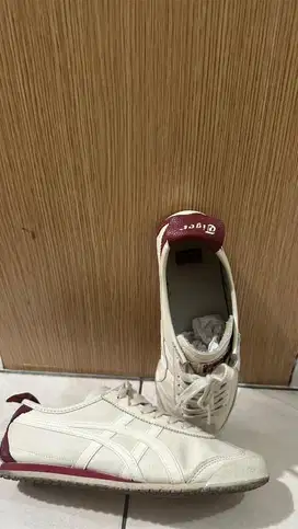 SEPATU ONITSUKA TIGER SECOND