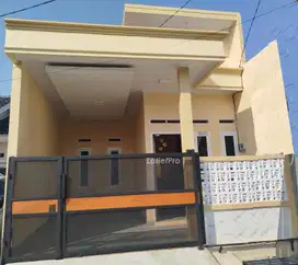 Rumah Kuning Harga Miring Kondisi Bening